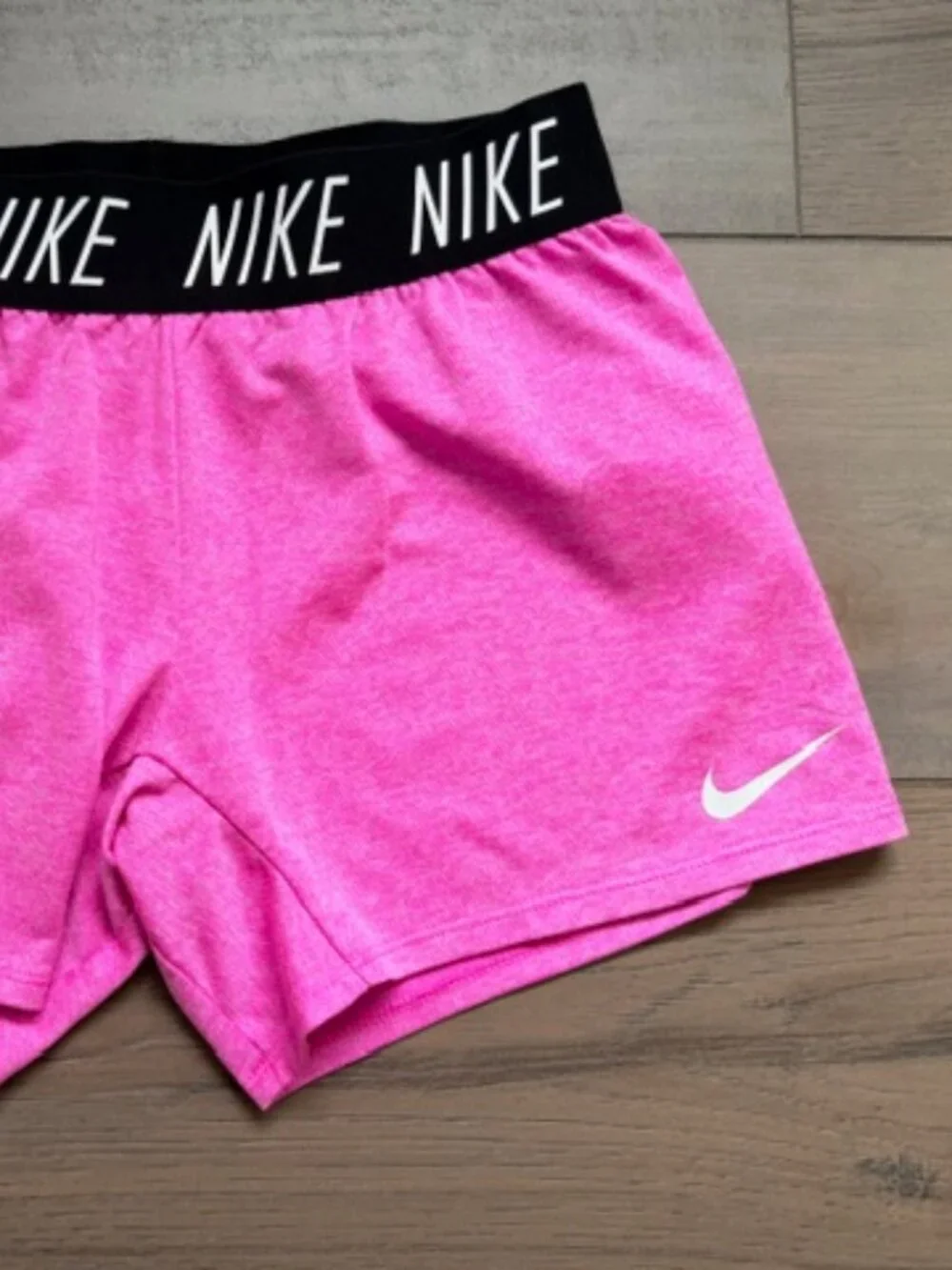 NIKE GIRLS ATHLETIC ELASTIC WAIST SHORTS